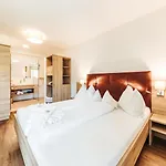 Regitnig - 4 Sterne Und 4* 魏森湖