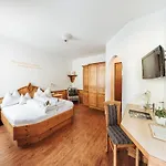 Regitnig - 4 Sterne Und 4*