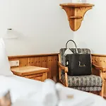 Regitnig - 4 Sterne Und 4* 魏森湖