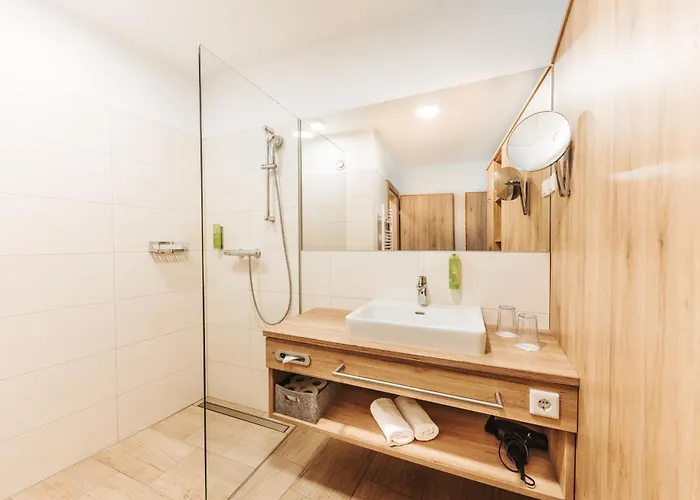 Regitnig - 4 Sterne Und Weissensee